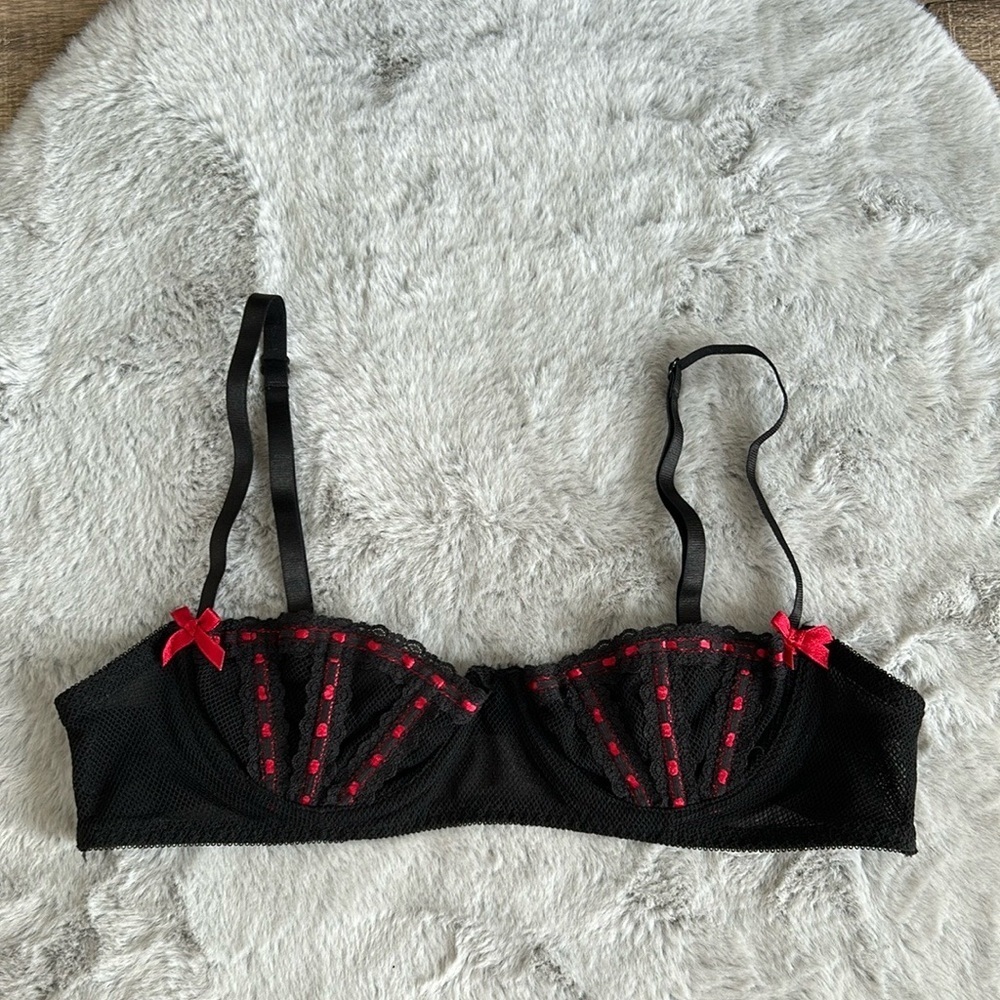 Frederick’s of Hollywood Balconette Bra size 36